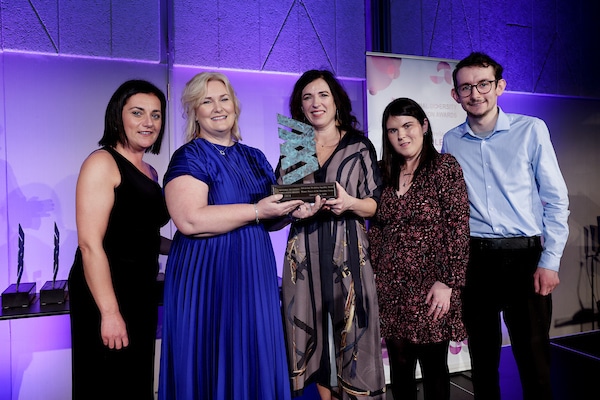 Presented by Triona Geraghty – HR Director, AON (Centre/Third from Left)